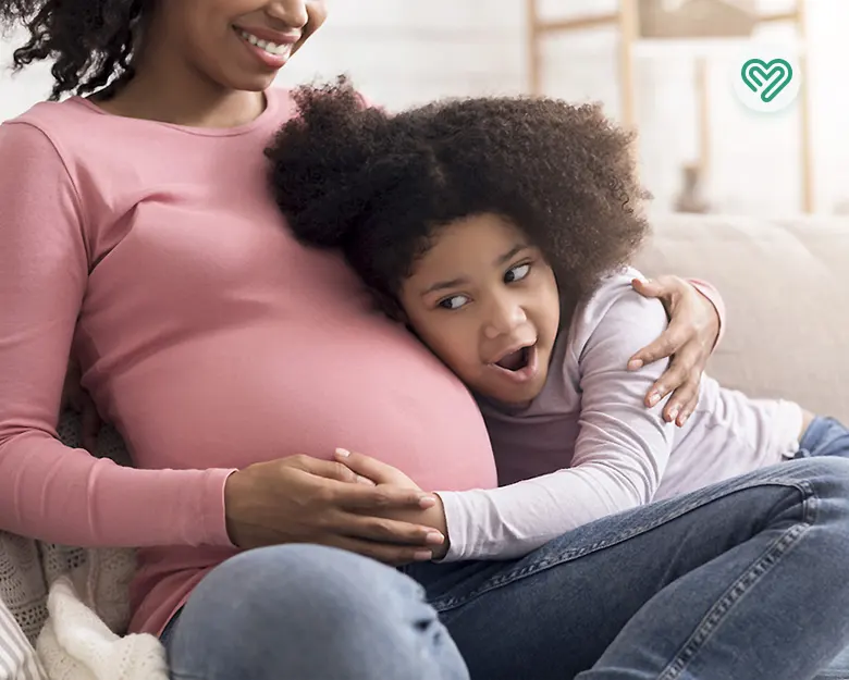 مراحل لقاح اسپرم و تخمک و رشد جنین طی دوران بارداری در شکم زنان