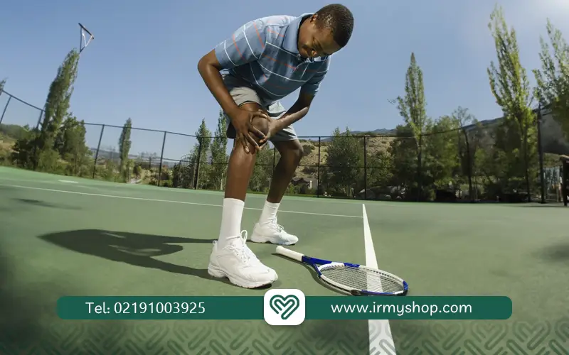 تنیس بازی که دچار پارگی مینیسک زانو شده است
